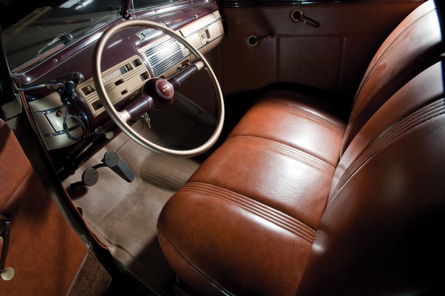  Ford DeLuxe Convertible 1940 года  (фото 3 из 7)